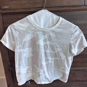 Wild Fable White/ Gray Camo Short Sleeve Cropped Tee